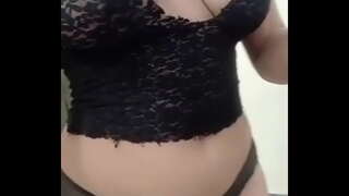 Mami Është Shumë Me Brirë Në Përvjetorin E Saj