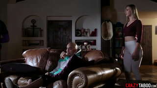 فاتنة جيليان جانسون ركع و امتص ديك كبيرة وتتمتع المتشددين كس سخيف بعد ذلك