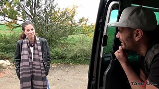 Aleatoare Babe Stropite cu Sperma pe de o Bancheta din spate