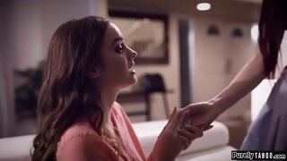 Դեռահասը արագ փոխում է հանդիպումից իր քրոջ աղջկա հետ, որի հետ նա ծանոթացել է Ինտերնետում ։ Նա переодевается, որպեսզի նայել, թե ինչպես է իր քույրը, և հայտնվում են իր տանը տեսակցությունների.Նա ղեկավարում է մի աղջկա, ստիպելով նրան, որ ինքն